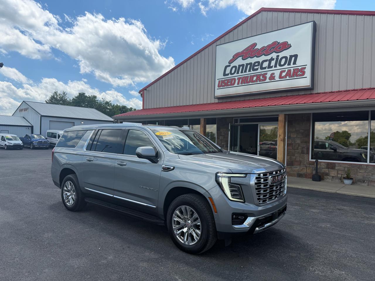 GMC Yukon XL 4WD 4dr Denali 2025