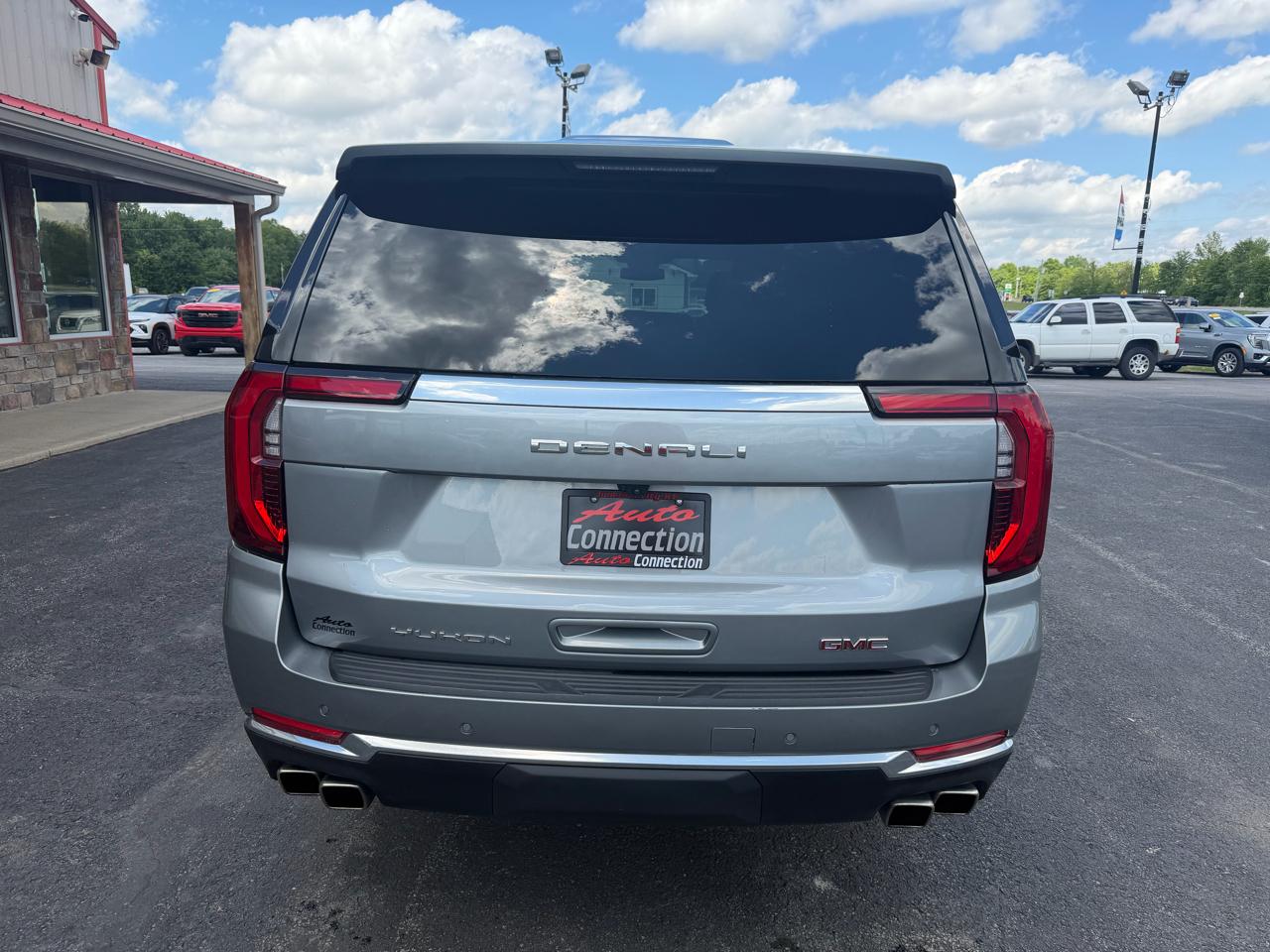 GMC Yukon XL 4WD 4dr Denali 2025