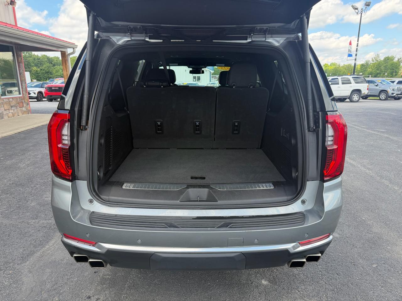 GMC Yukon XL 4WD 4dr Denali 2025