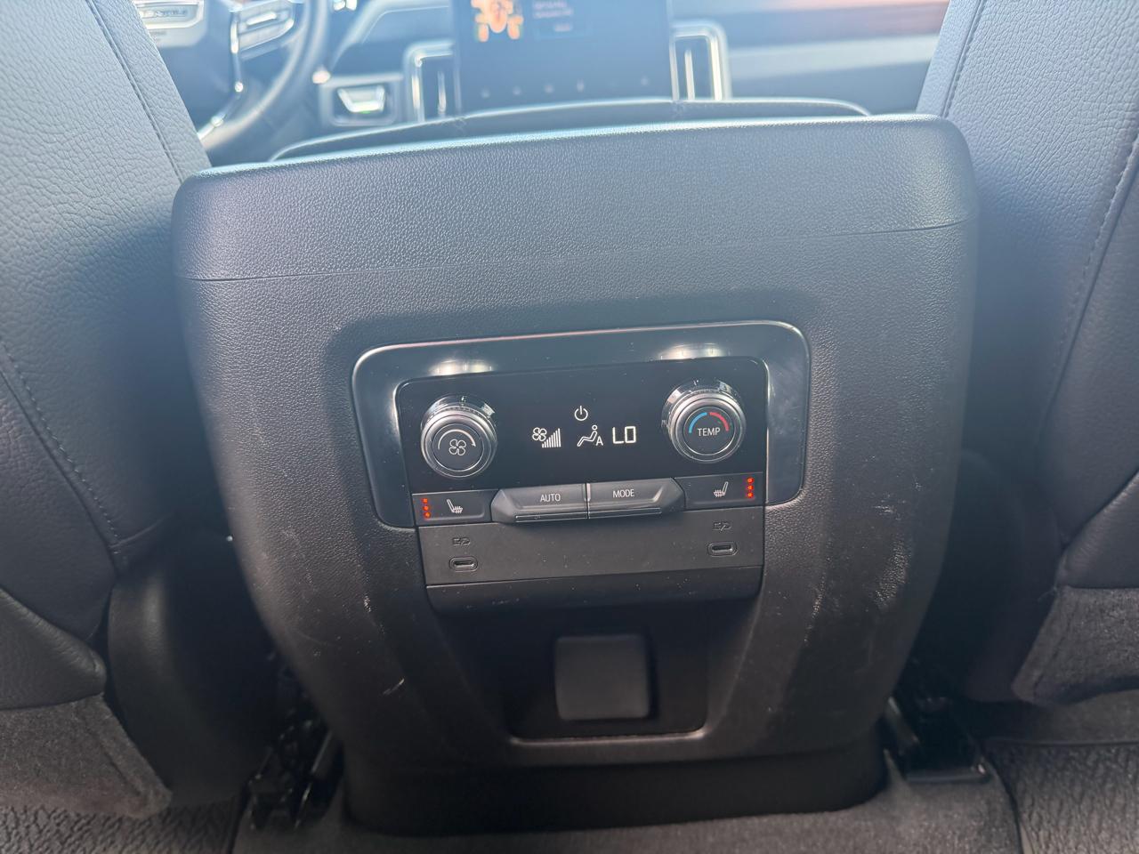 GMC Yukon XL 4WD 4dr Denali 2025