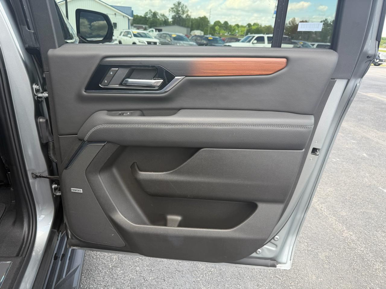 GMC Yukon XL 4WD 4dr Denali 2025