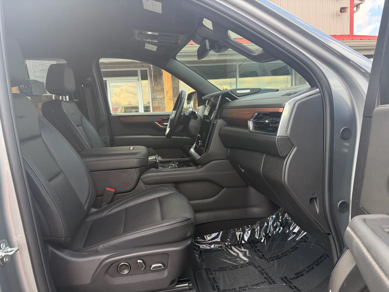 GMC Yukon XL 4WD 4dr Denali 2025