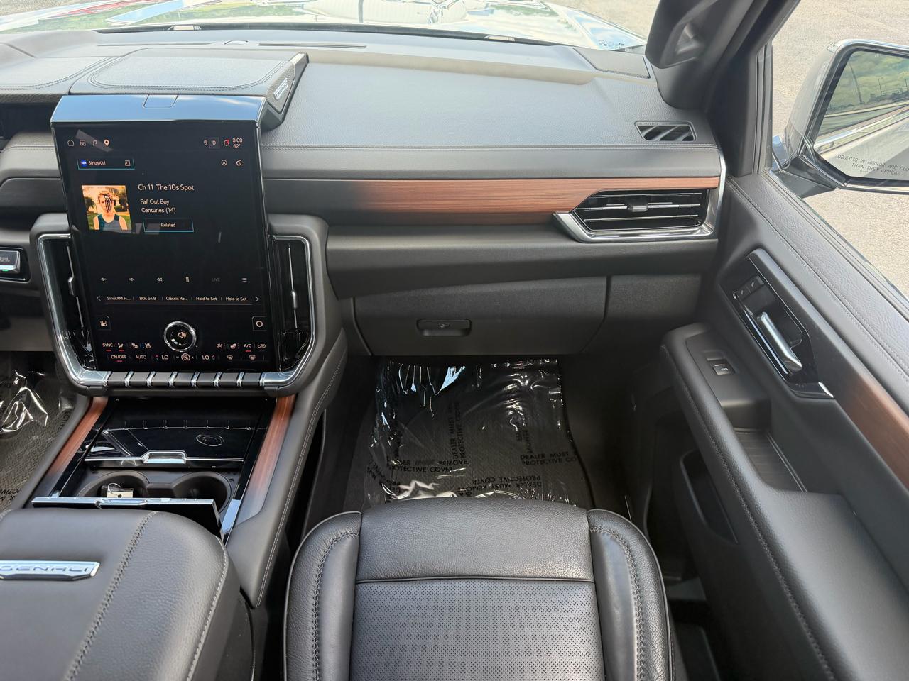 GMC Yukon XL 4WD 4dr Denali 2025