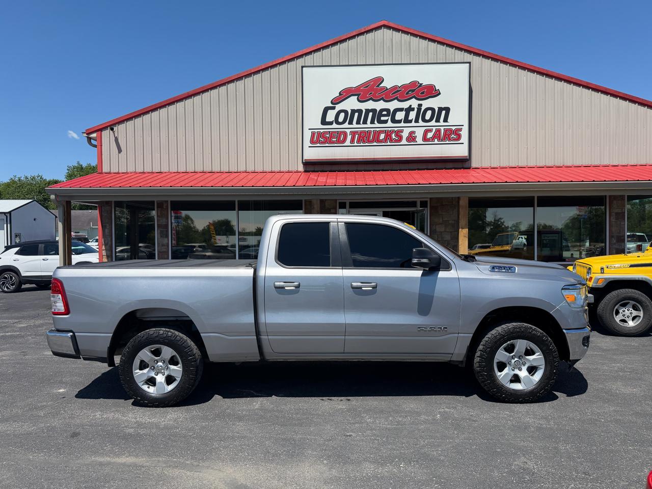 RAM 1500 Big Horn 4x4 Quad Cab 6'4" Box 2022