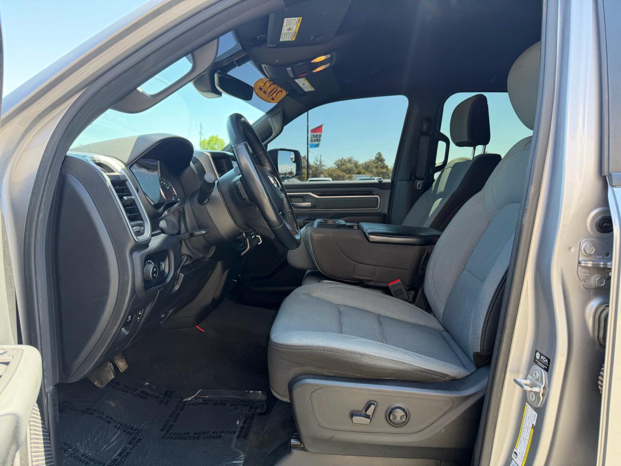 RAM 1500 Big Horn 4x4 Quad Cab 6'4" Box 2022