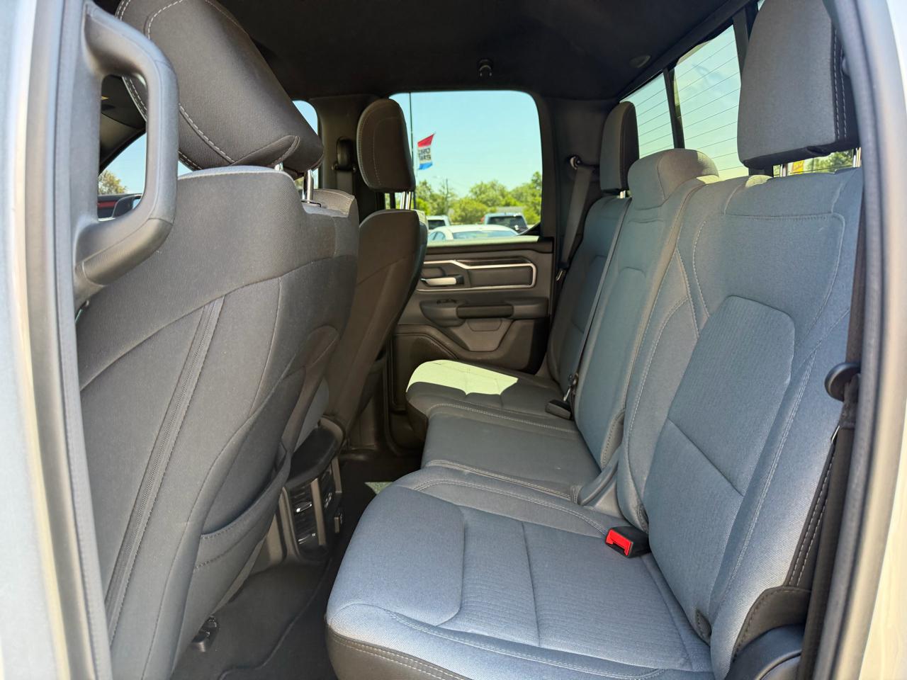 RAM 1500 Big Horn 4x4 Quad Cab 6'4" Box 2022