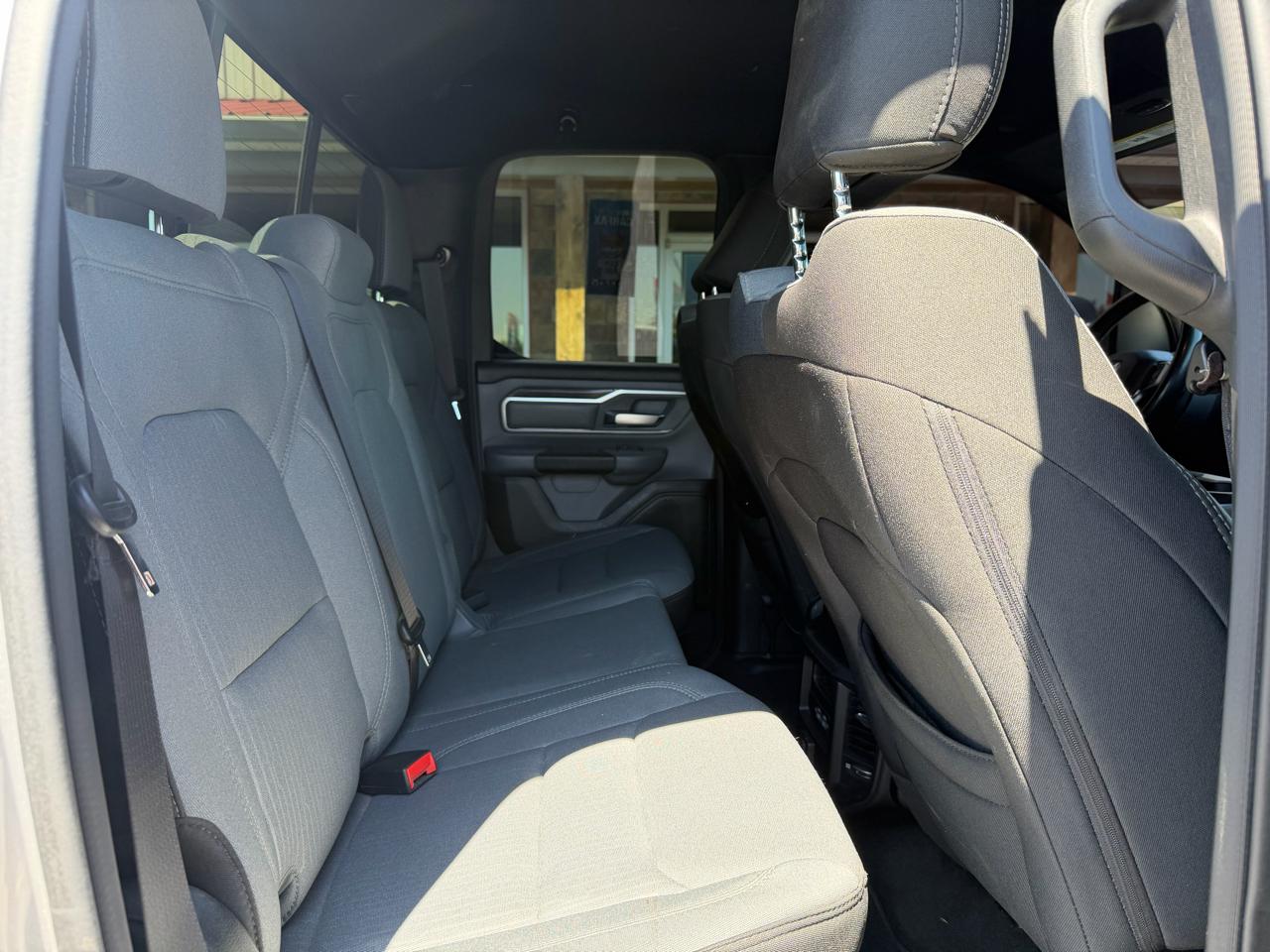 RAM 1500 Big Horn 4x4 Quad Cab 6'4" Box 2022
