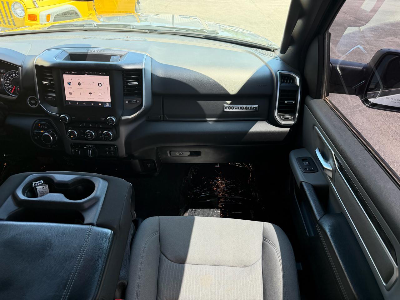 RAM 1500 Big Horn 4x4 Quad Cab 6'4" Box 2022
