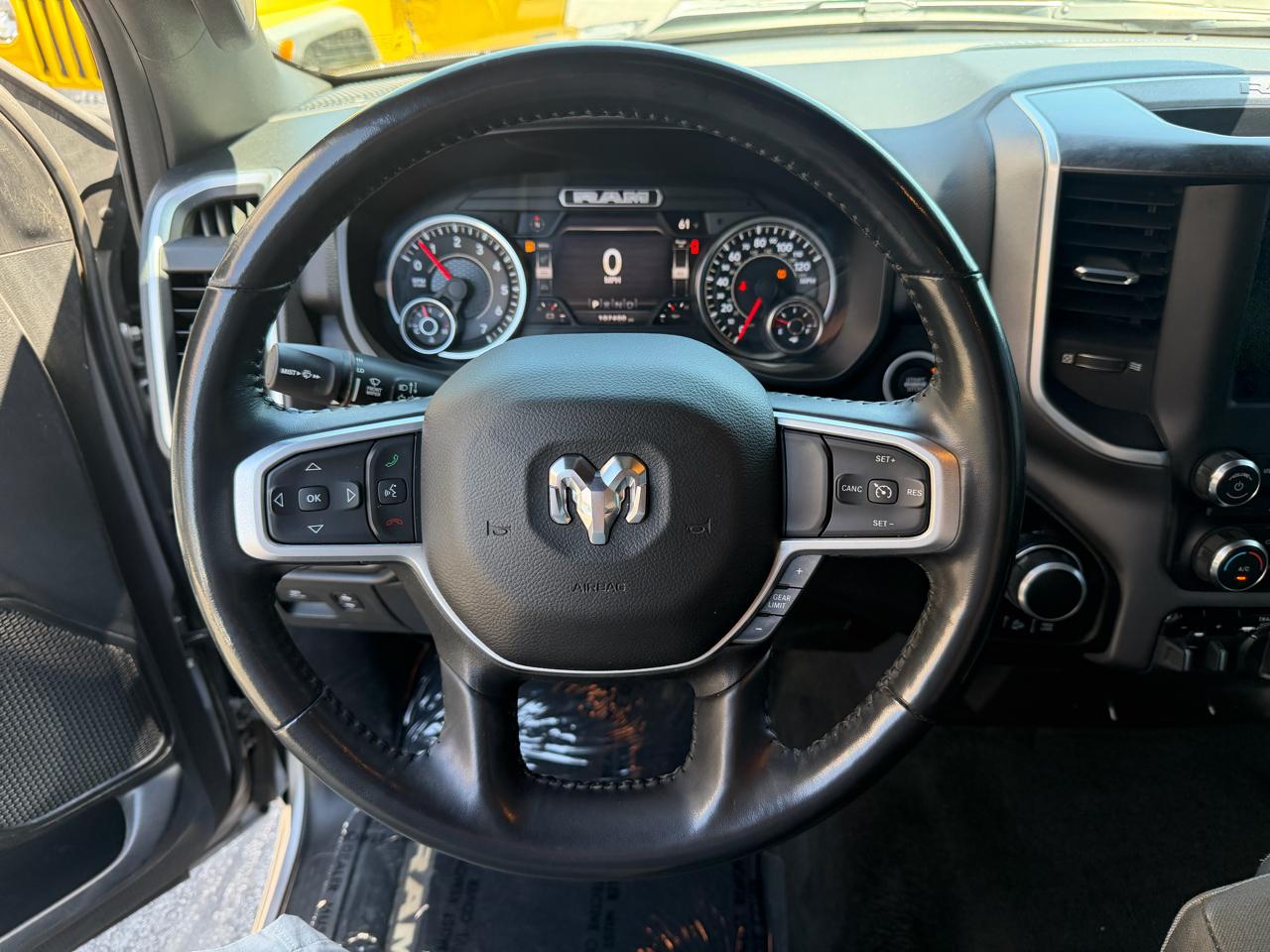 RAM 1500 Big Horn 4x4 Quad Cab 6'4" Box 2022