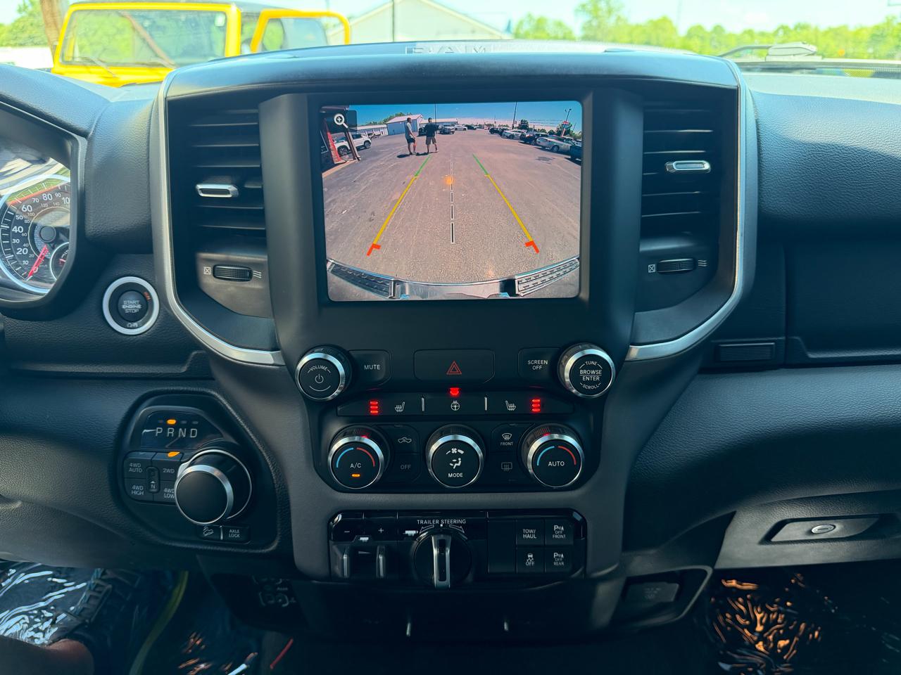 RAM 1500 Big Horn 4x4 Quad Cab 6'4" Box 2022