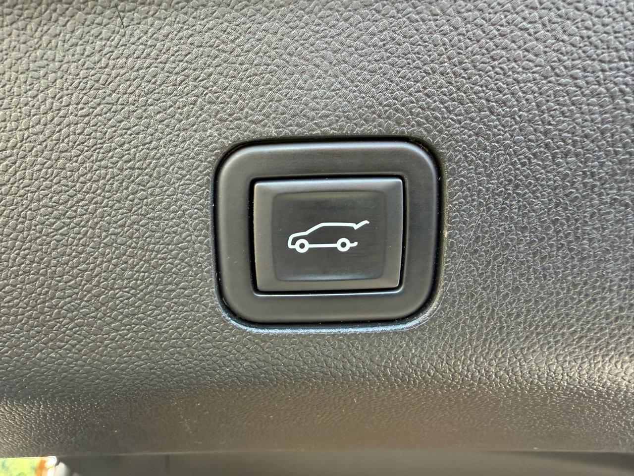Chevrolet Tahoe 4WD 4dr RST 2023