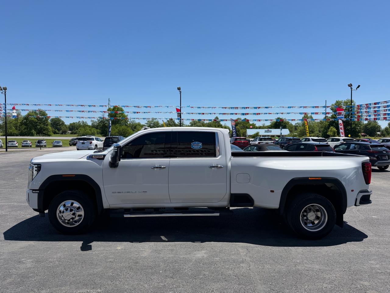 GMC Sierra 3500HD 4WD Crew Cab 172" Denali 2024