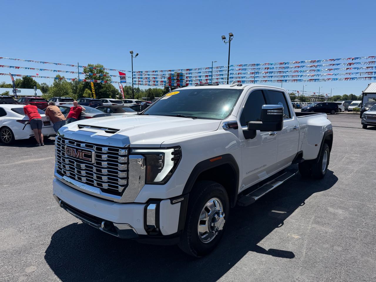 GMC Sierra 3500HD 4WD Crew Cab 172" Denali 2024