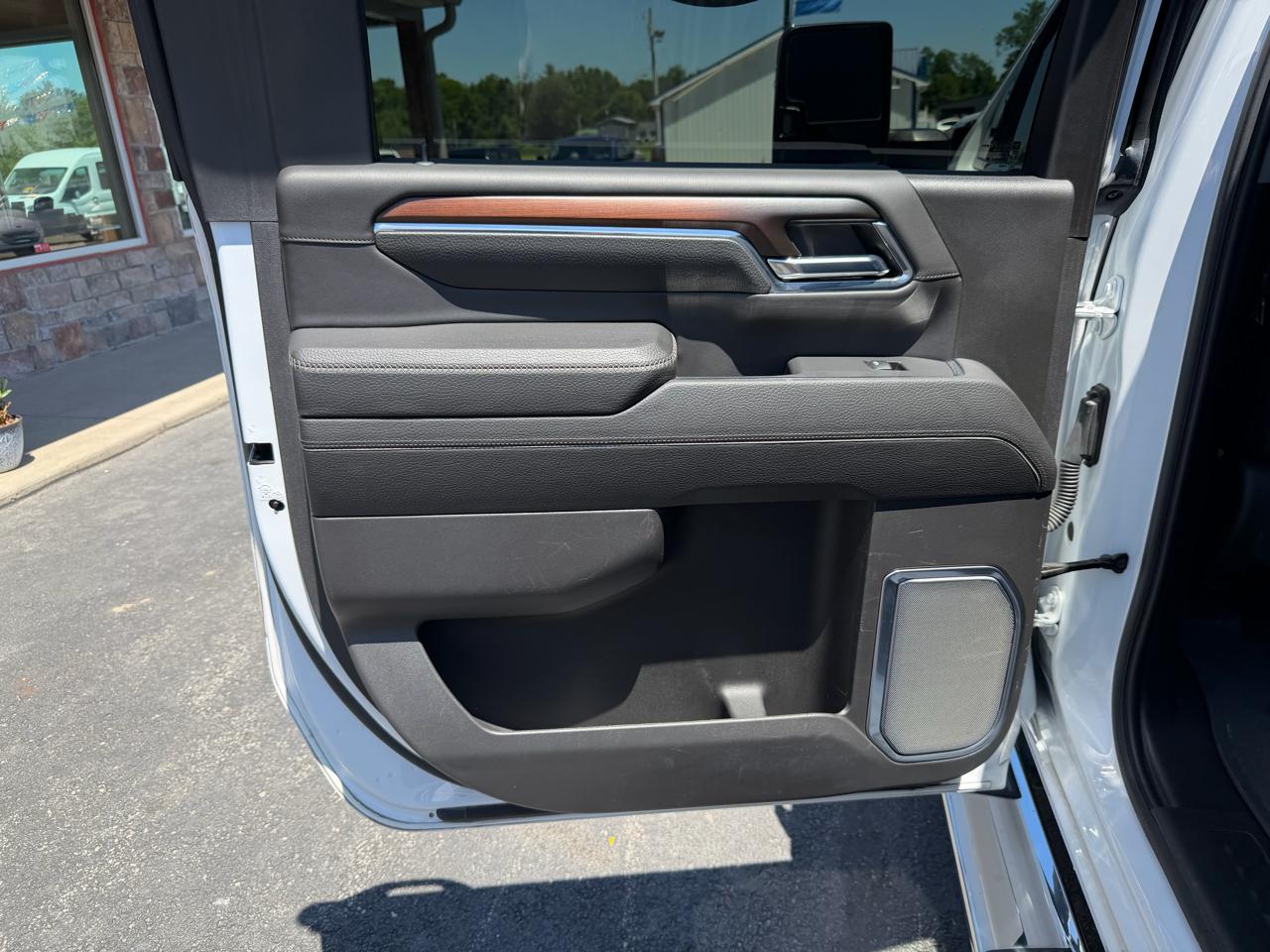 GMC Sierra 3500HD 4WD Crew Cab 172" Denali 2024
