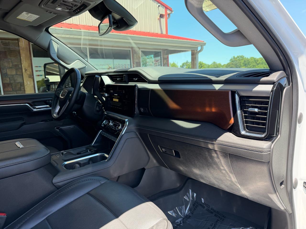 GMC Sierra 3500HD 4WD Crew Cab 172" Denali 2024
