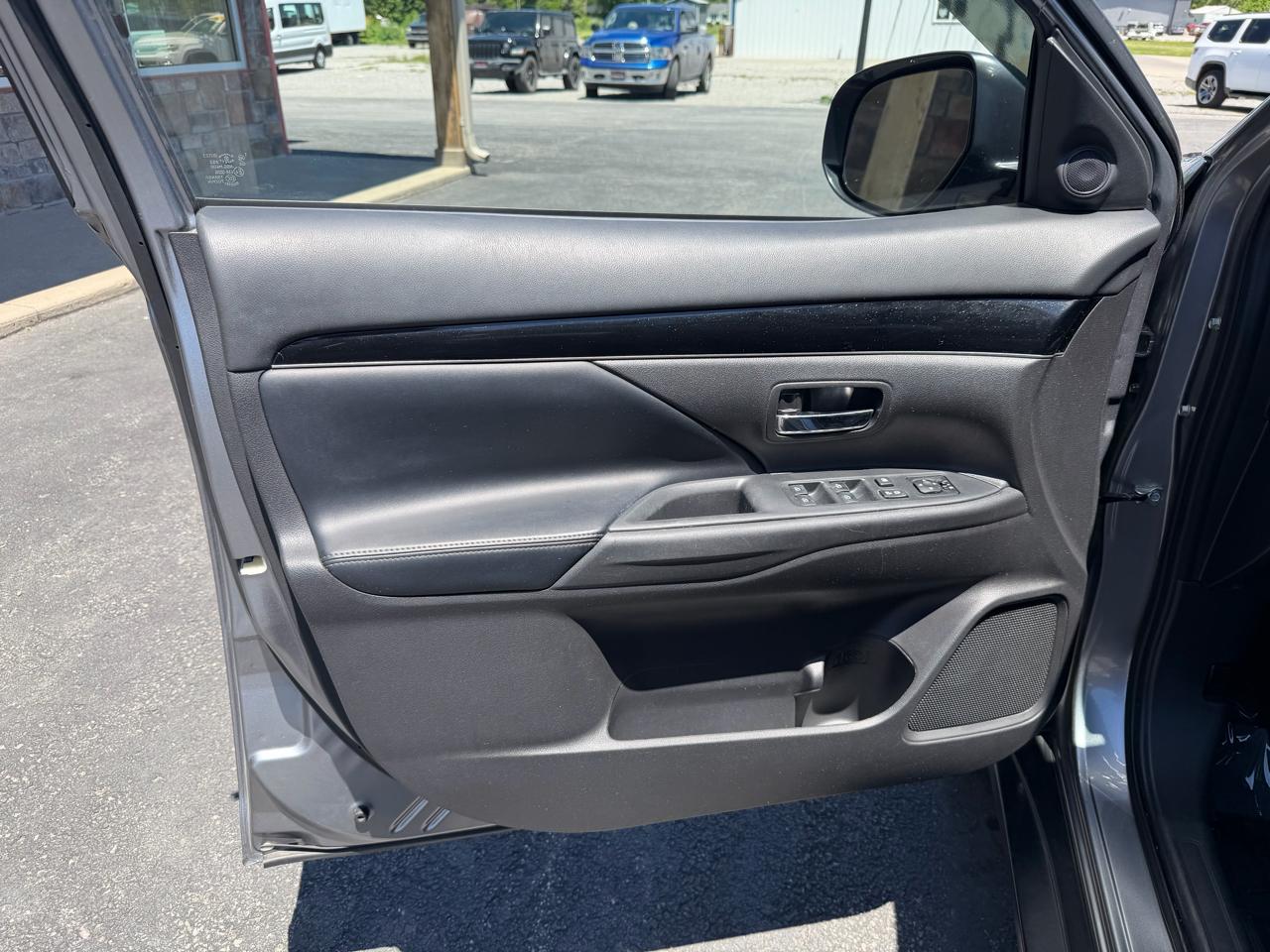 Mitsubishi Outlander SEL S-AWC 2019