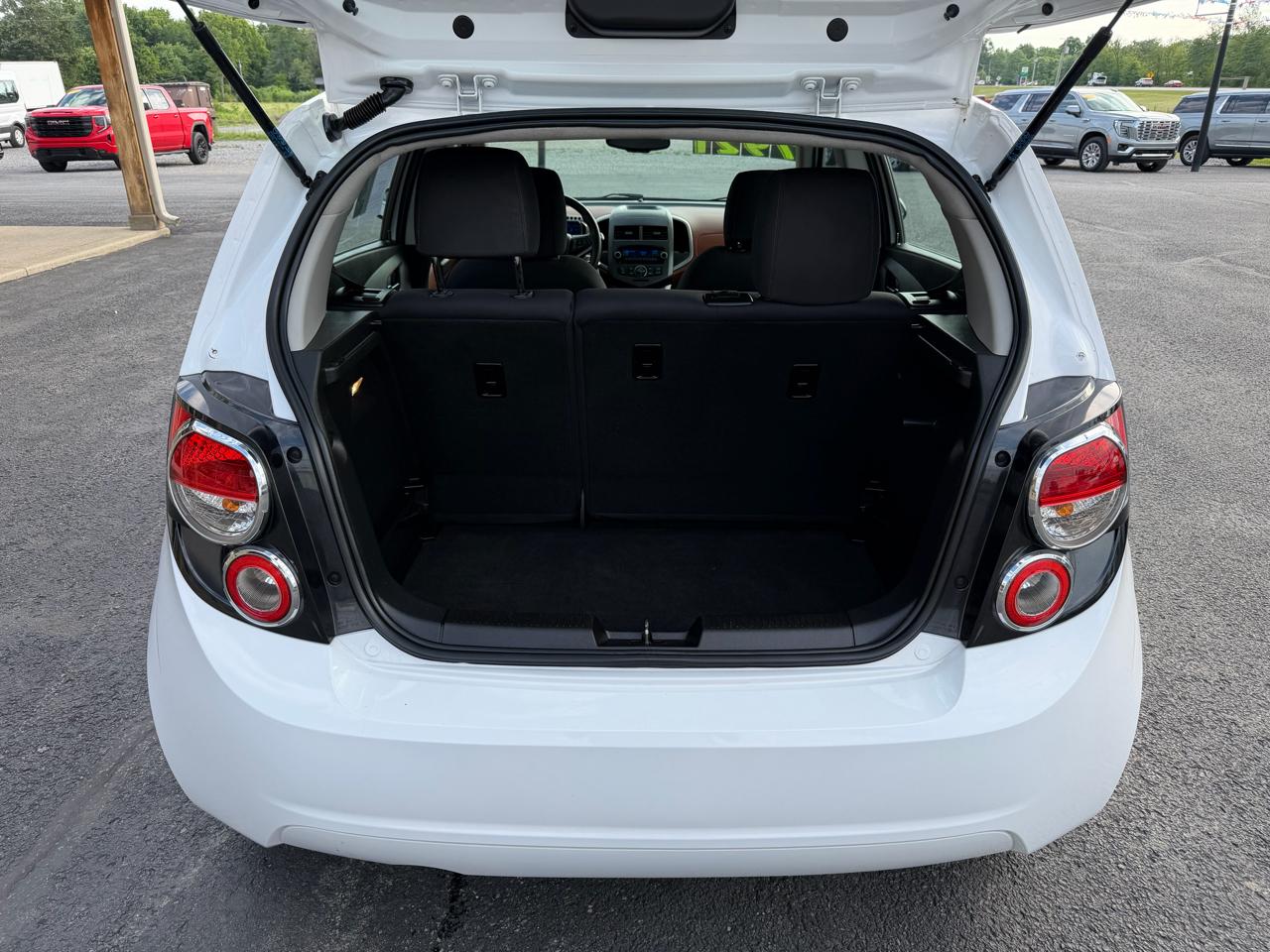 Chevrolet Sonic 5dr HB LT 2LT 2012