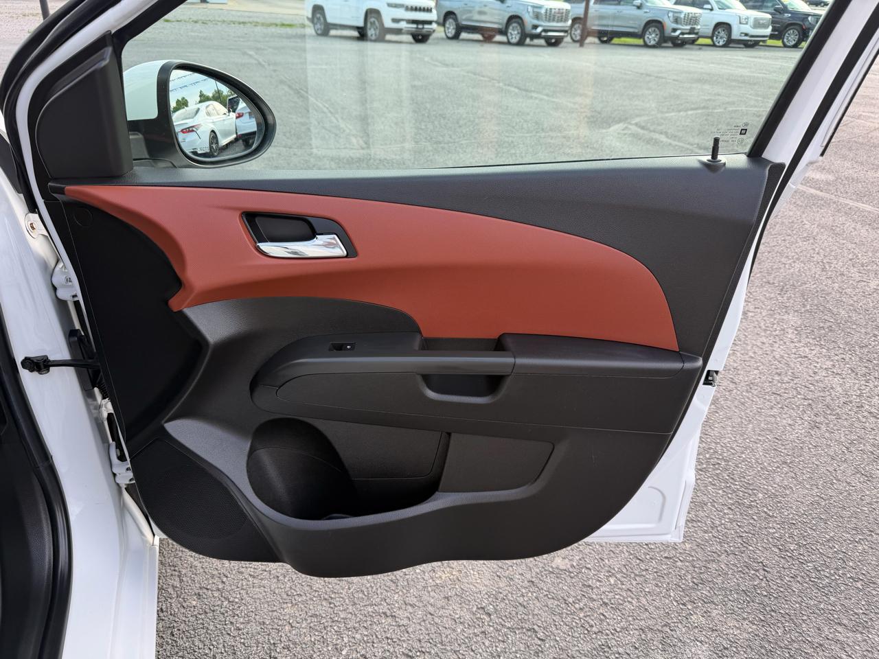 Chevrolet Sonic 5dr HB LT 2LT 2012