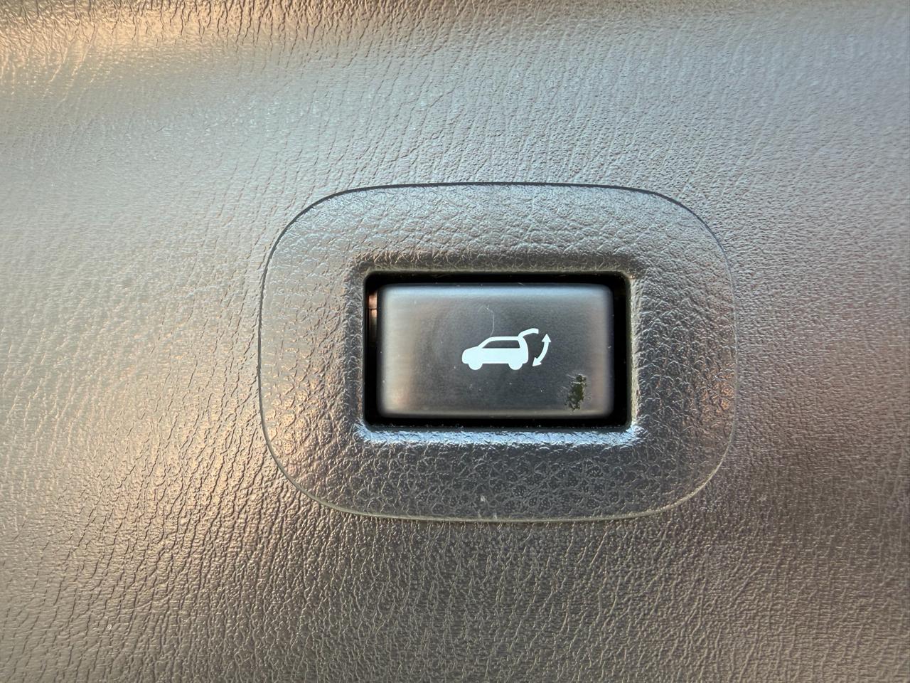 Infiniti QX80 2WD 4dr 2015