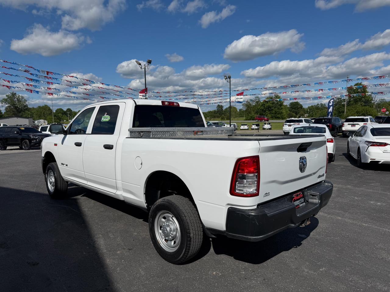 RAM 2500 Tradesman 4x4 Crew Cab 6'4" Box 2022
