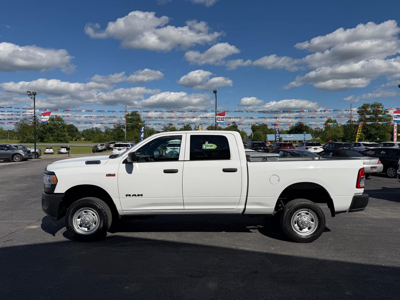 RAM 2500 Tradesman 4x4 Crew Cab 6'4" Box 2022