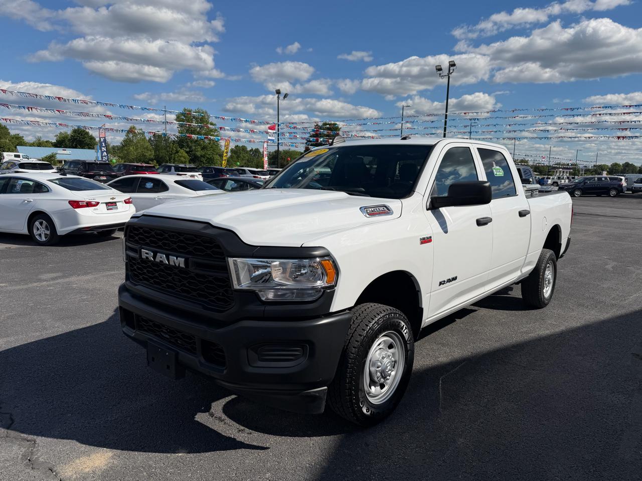 RAM 2500 Tradesman 4x4 Crew Cab 6'4" Box 2022