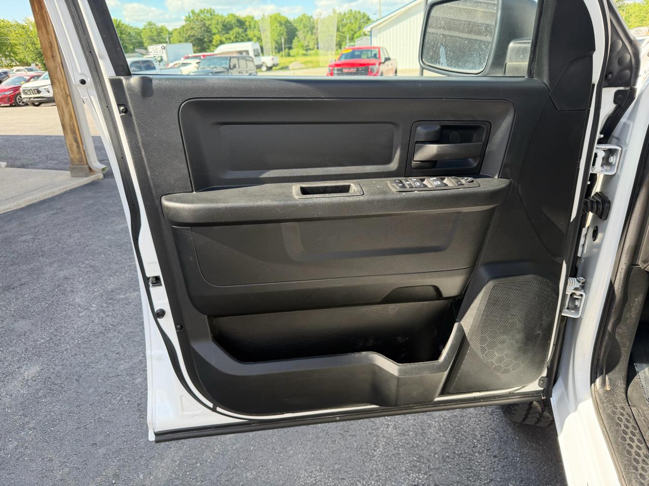 RAM 2500 Tradesman 4x4 Crew Cab 6'4" Box 2022