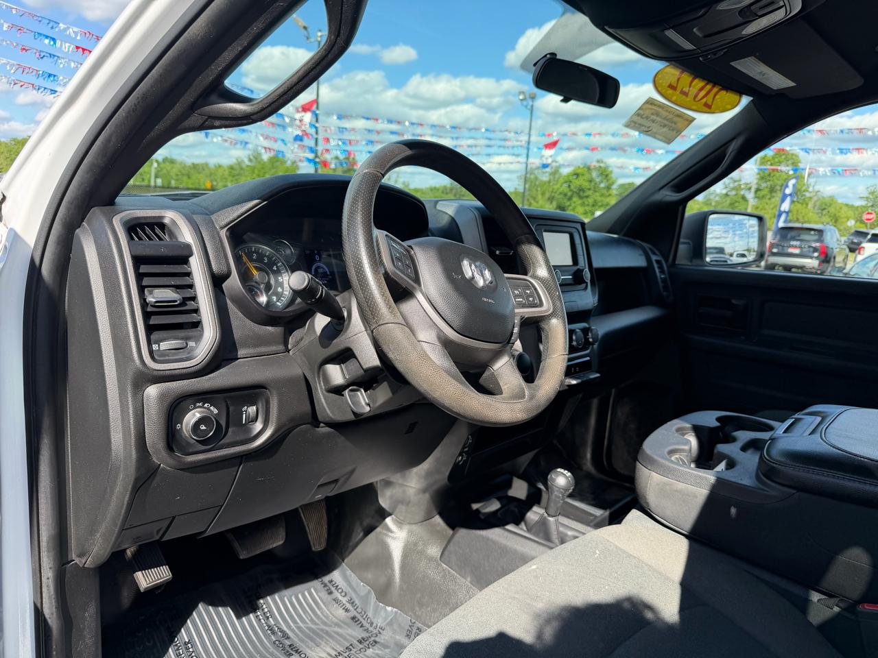 RAM 2500 Tradesman 4x4 Crew Cab 6'4" Box 2022