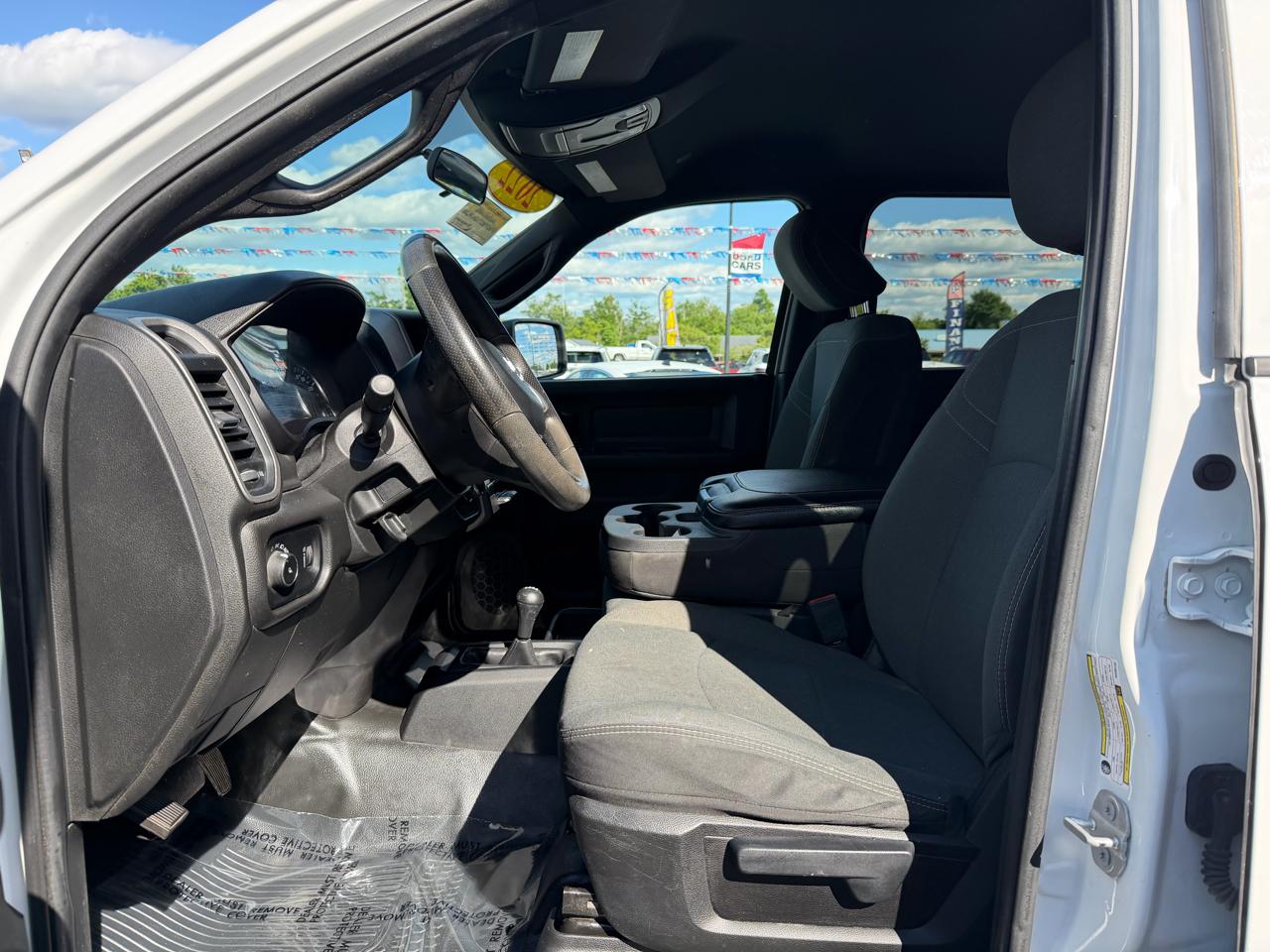 RAM 2500 Tradesman 4x4 Crew Cab 6'4" Box 2022