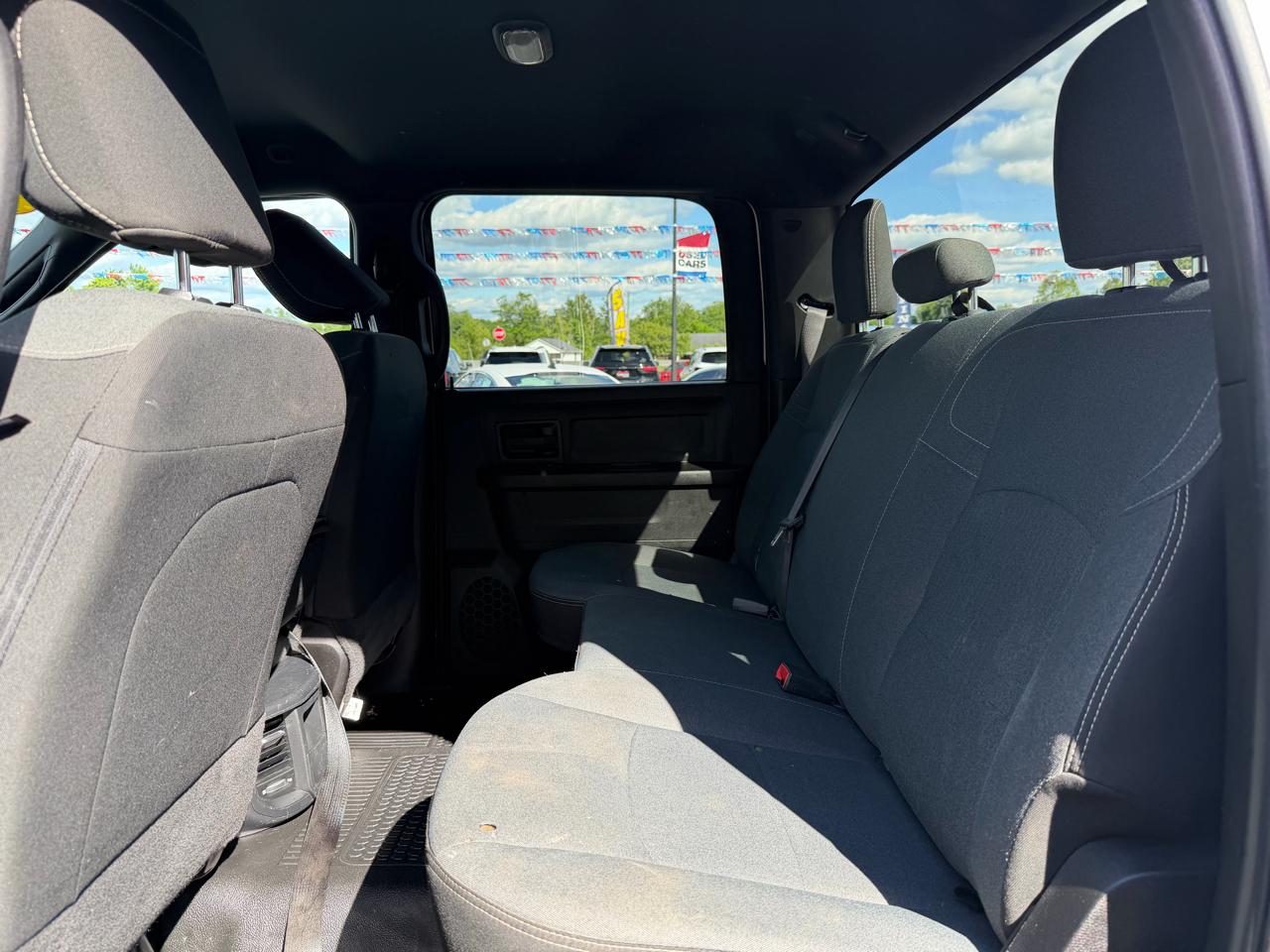 RAM 2500 Tradesman 4x4 Crew Cab 6'4" Box 2022
