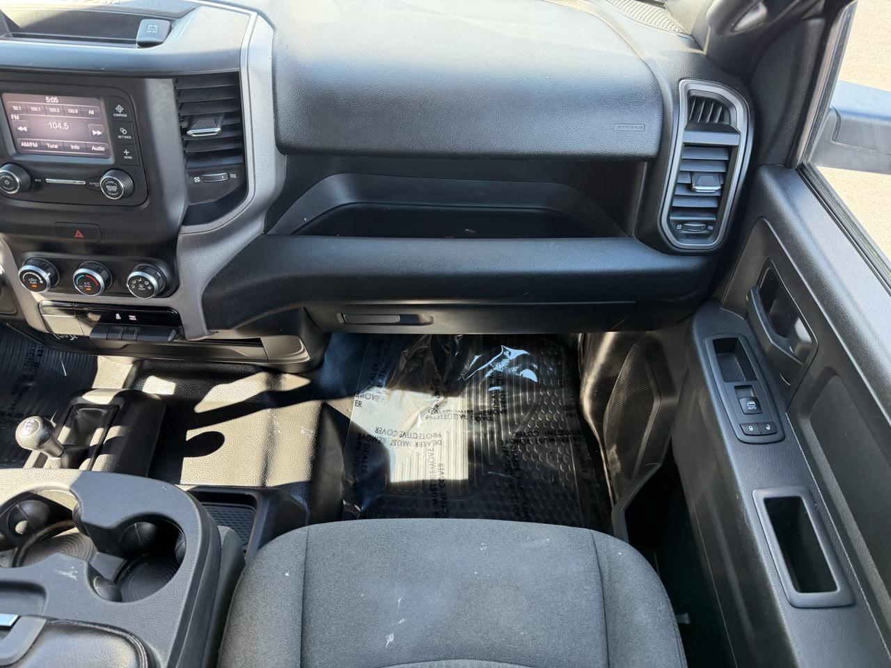 RAM 2500 Tradesman 4x4 Crew Cab 6'4" Box 2022