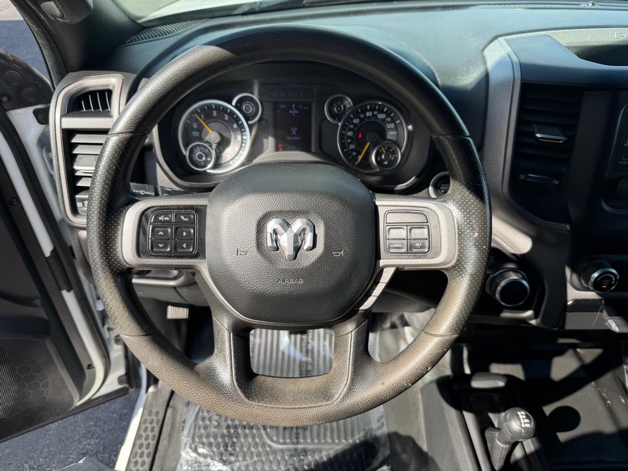 RAM 2500 Tradesman 4x4 Crew Cab 6'4" Box 2022
