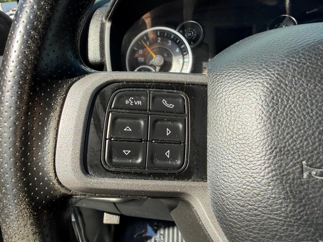 RAM 2500 Tradesman 4x4 Crew Cab 6'4" Box 2022