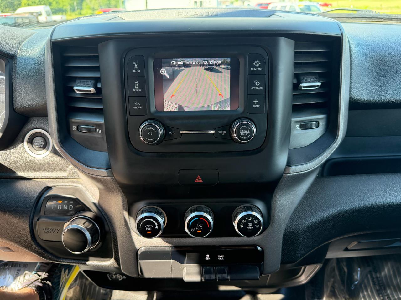 RAM 2500 Tradesman 4x4 Crew Cab 6'4" Box 2022