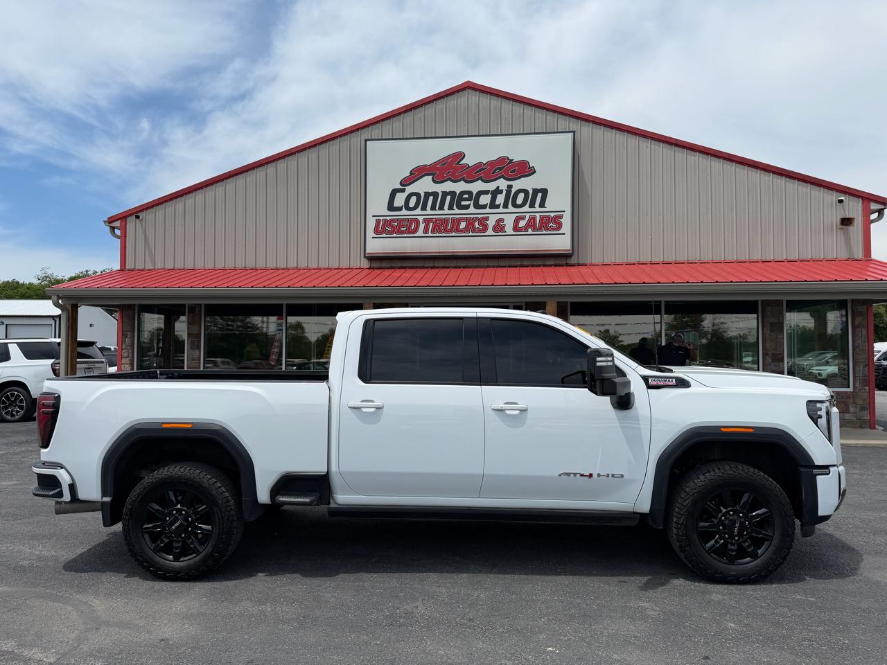 GMC Sierra 2500HD 4WD Crew Cab 159" AT4 2024