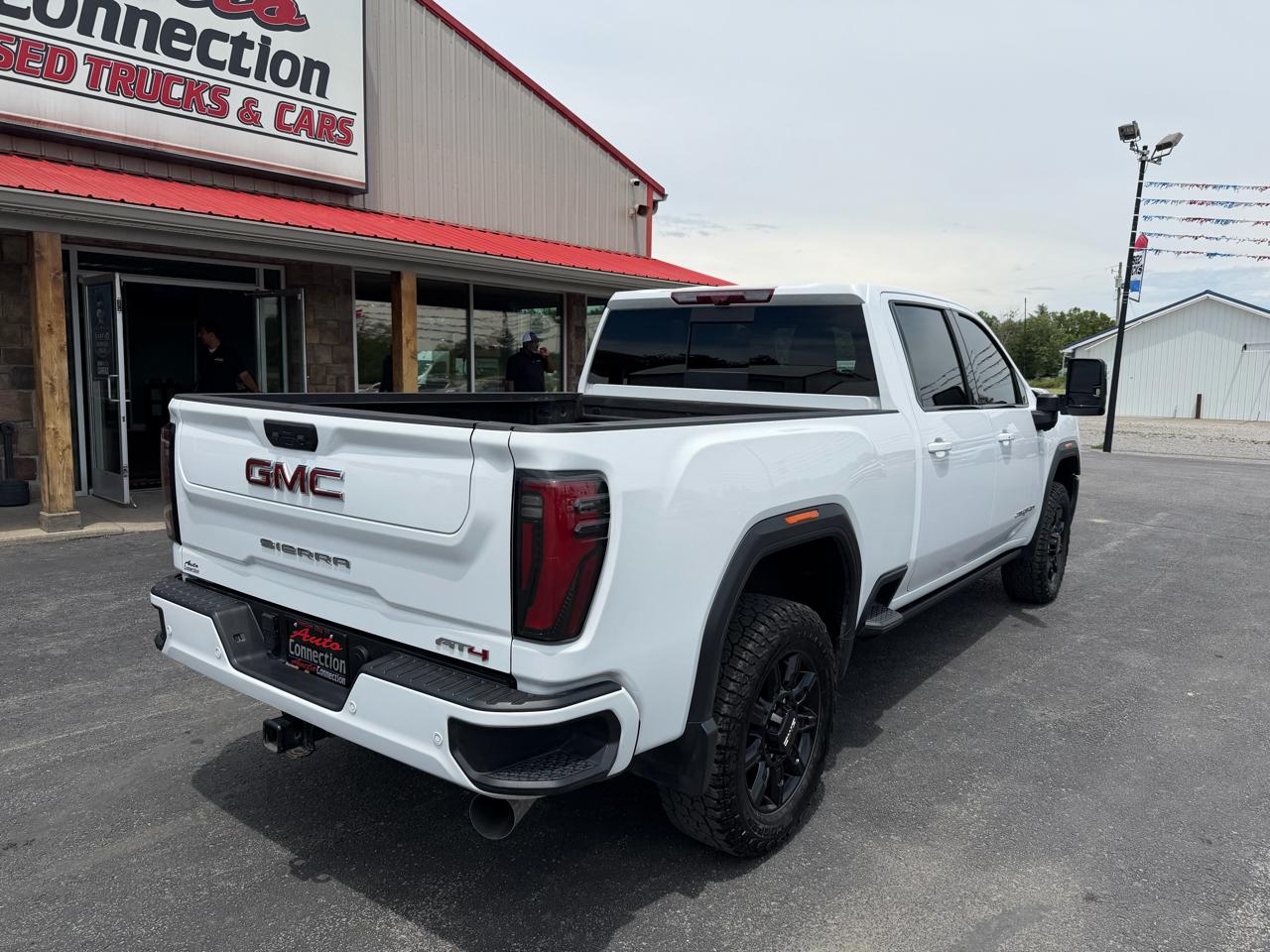 GMC Sierra 2500HD 4WD Crew Cab 159" AT4 2024
