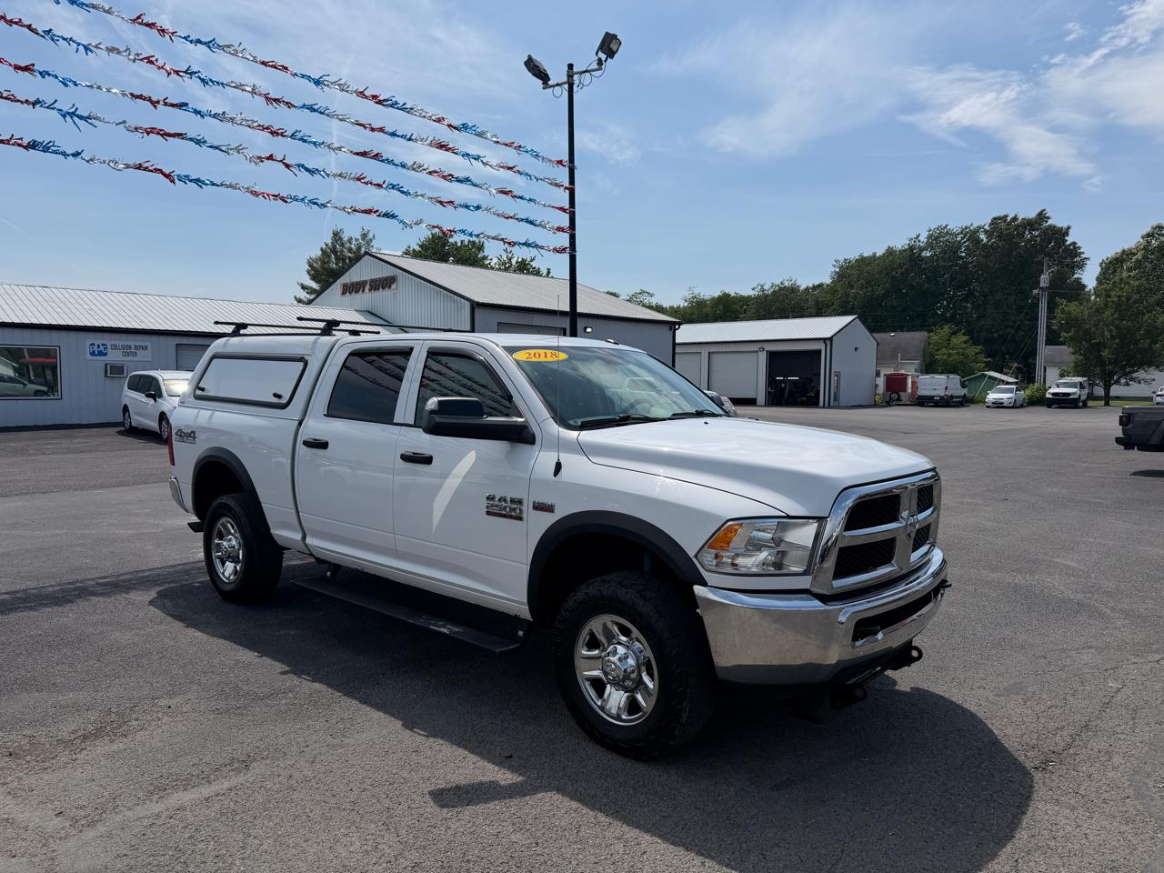 RAM 2500 Tradesman 4x4 Crew Cab 6'4" Box 2018