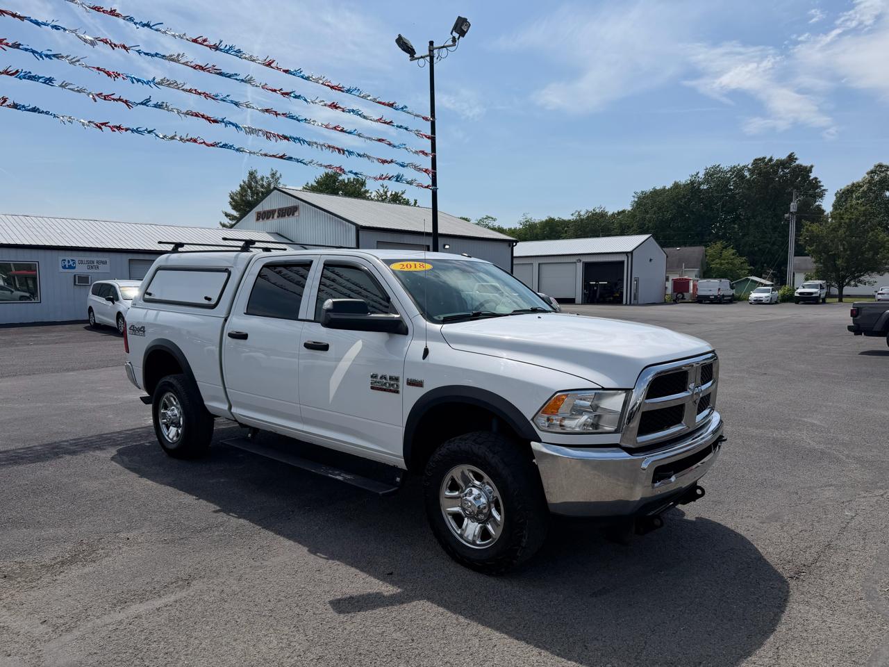 RAM 2500 Tradesman 4x4 Crew Cab 6'4" Box 2018