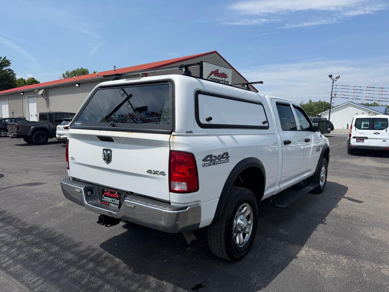 RAM 2500 Tradesman 4x4 Crew Cab 6'4" Box 2018