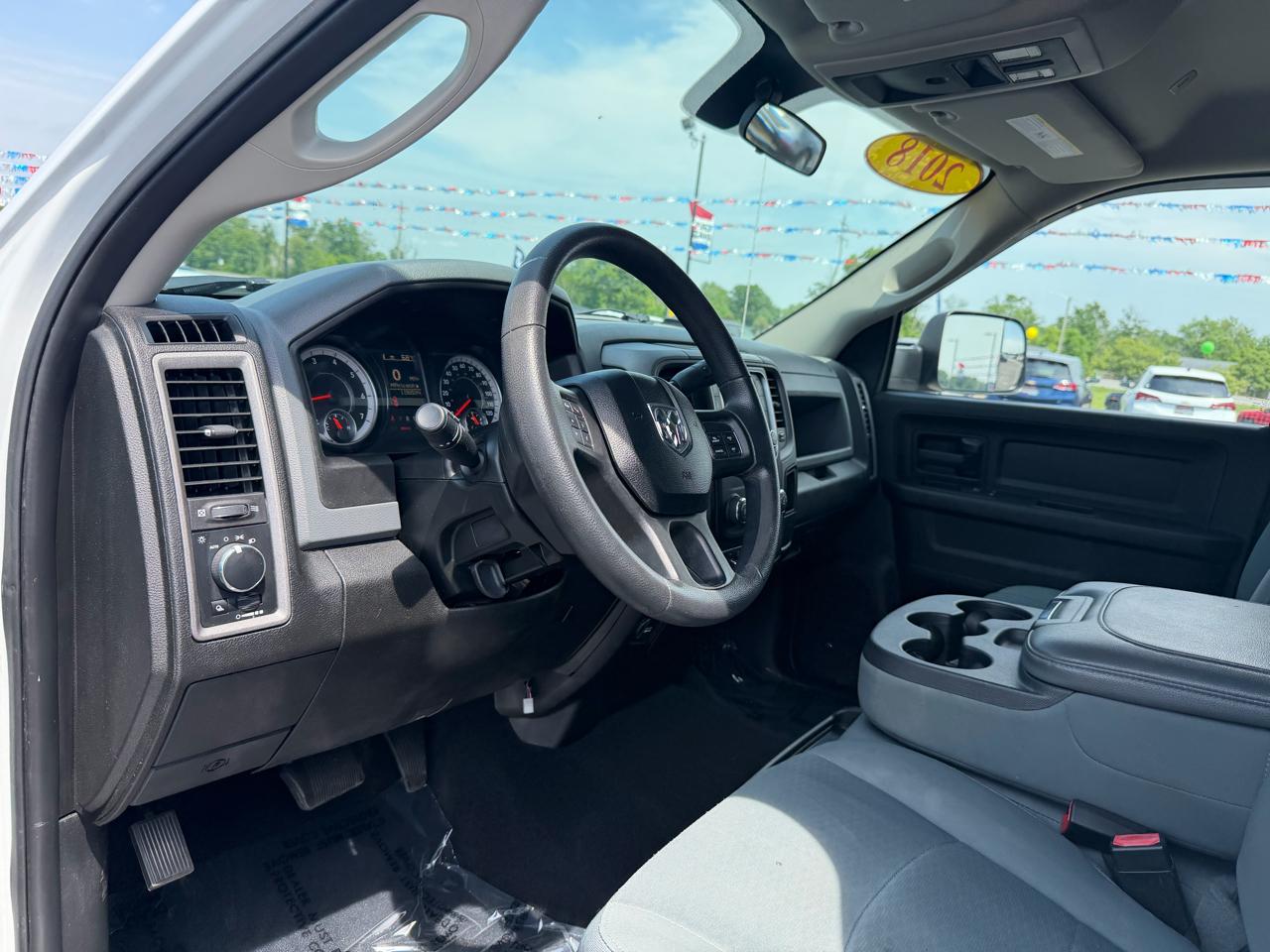 RAM 2500 Tradesman 4x4 Crew Cab 6'4" Box 2018