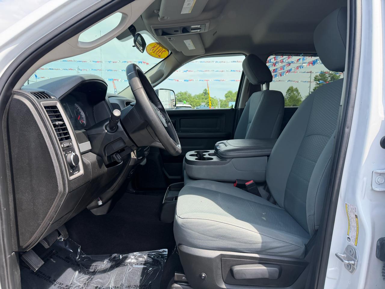 RAM 2500 Tradesman 4x4 Crew Cab 6'4" Box 2018