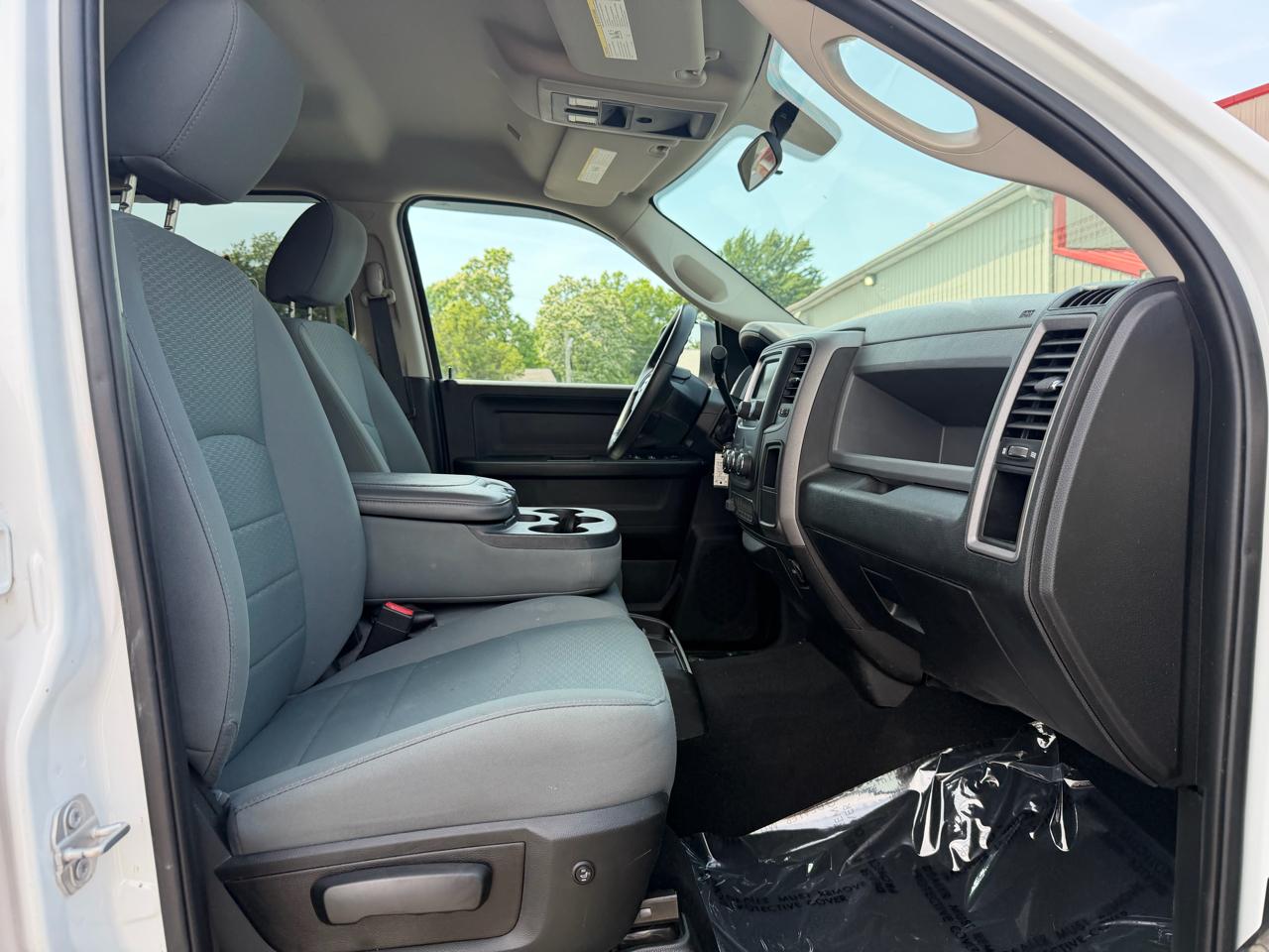 RAM 2500 Tradesman 4x4 Crew Cab 6'4" Box 2018