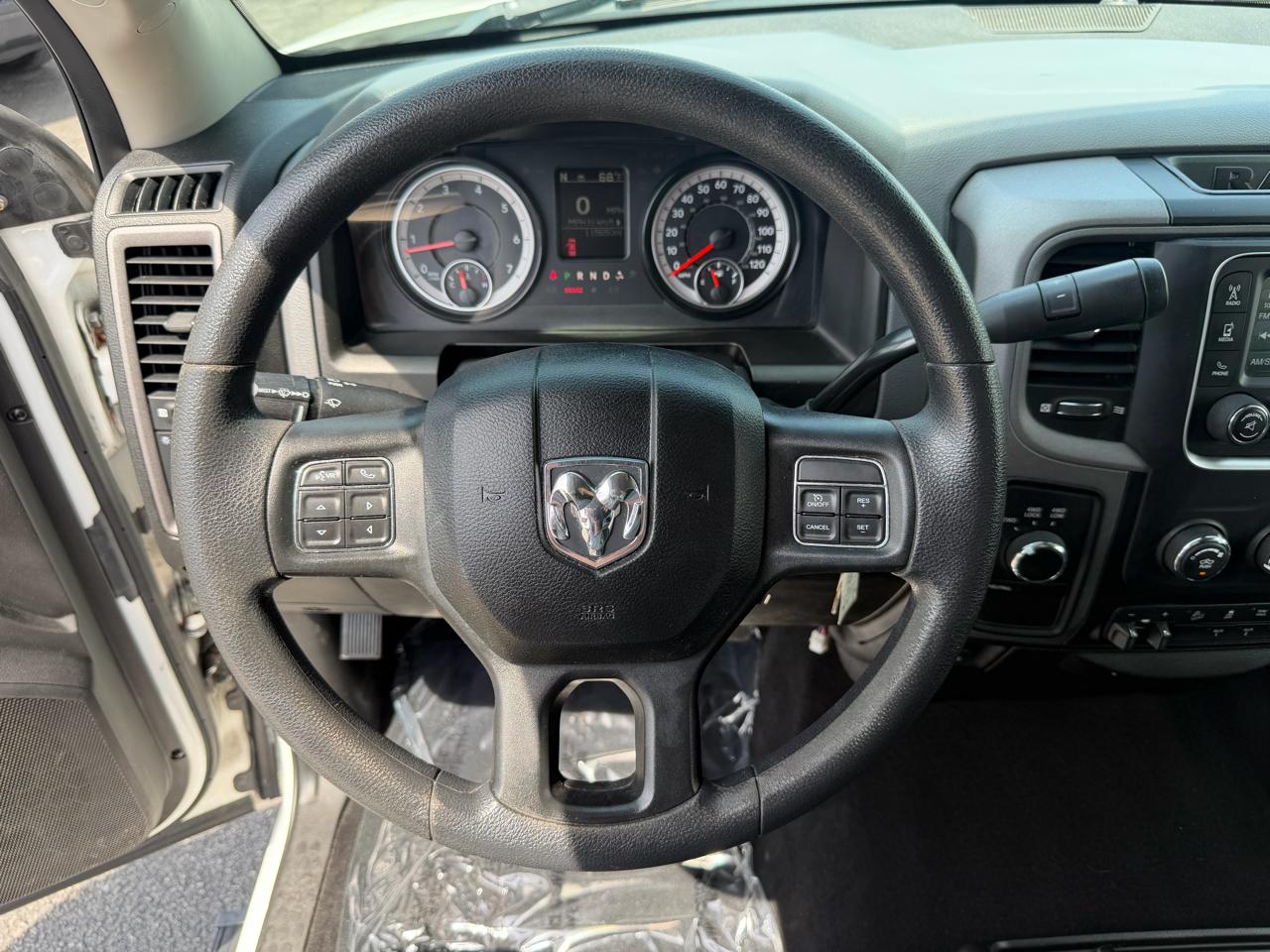 RAM 2500 Tradesman 4x4 Crew Cab 6'4" Box 2018