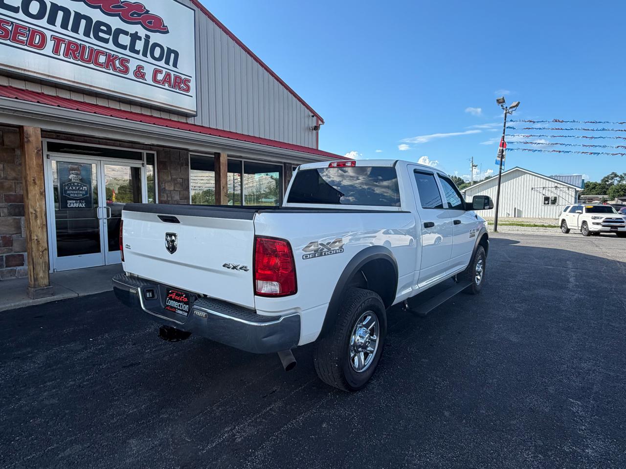 RAM 2500 Tradesman 4x4 Crew Cab 6'4" Box 2018