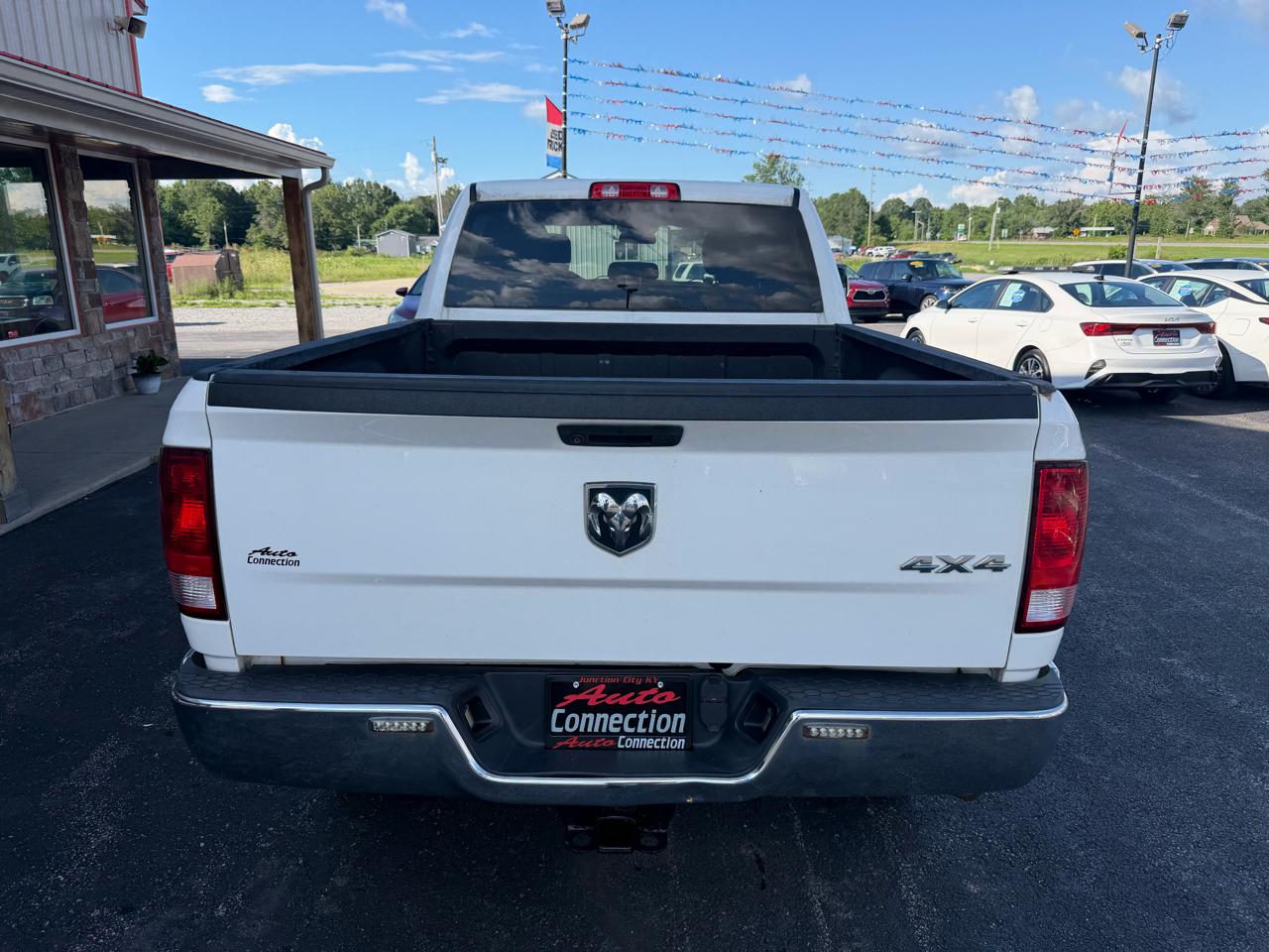 RAM 2500 Tradesman 4x4 Crew Cab 6'4" Box 2018