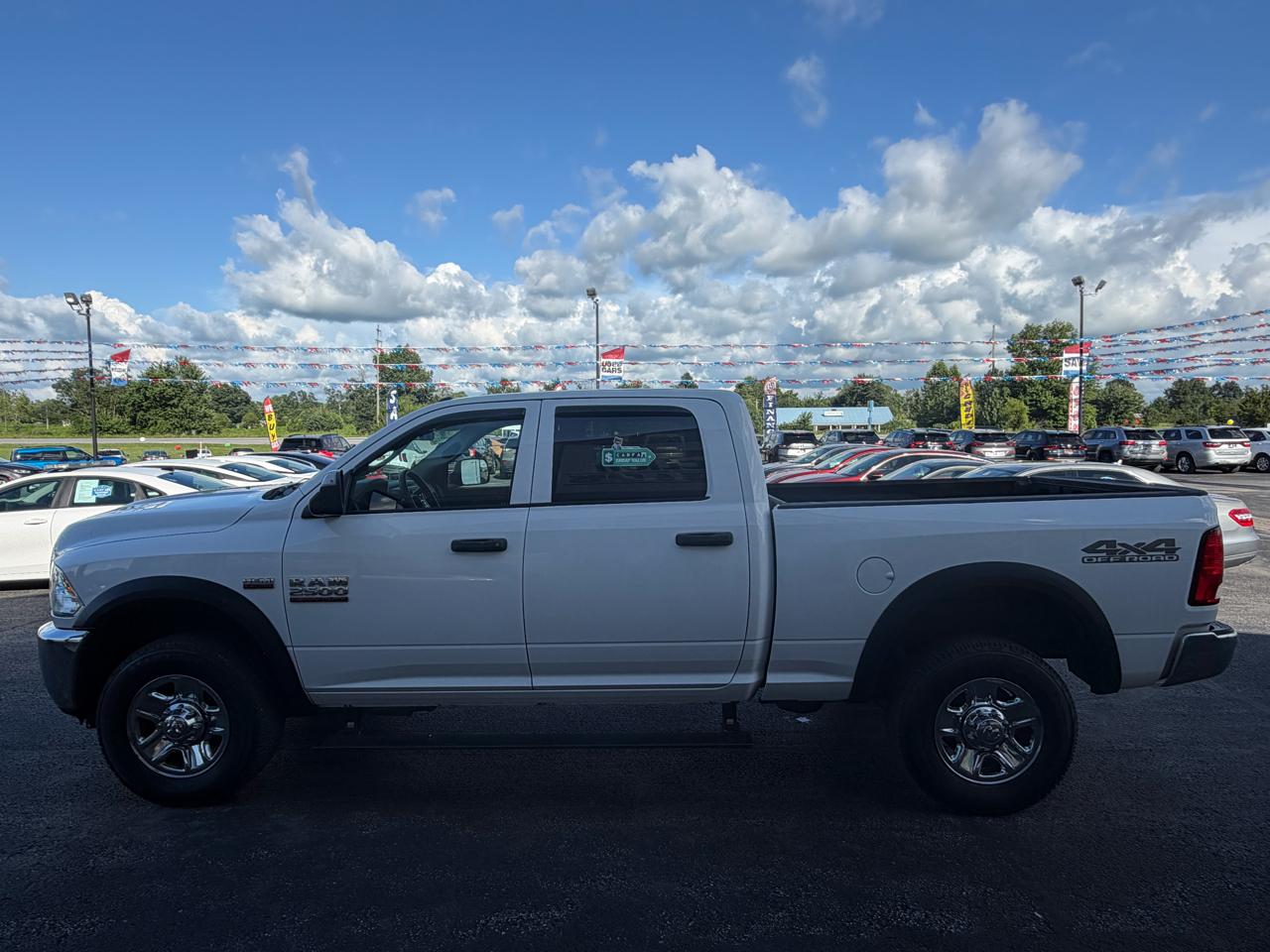 RAM 2500 Tradesman 4x4 Crew Cab 6'4" Box 2018