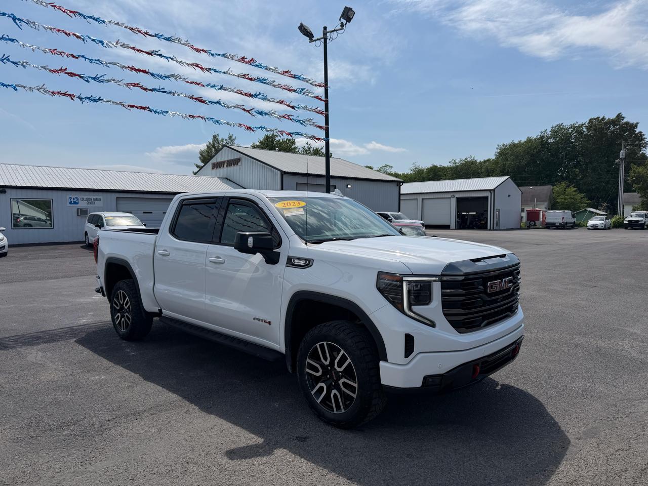 2023 GMC Sierra 4WD Crew Cab Short Box AT4's photo