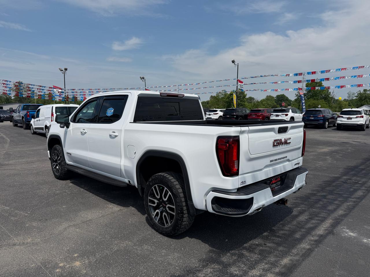 GMC Sierra 1500 4WD Crew Cab 147" AT4 2023