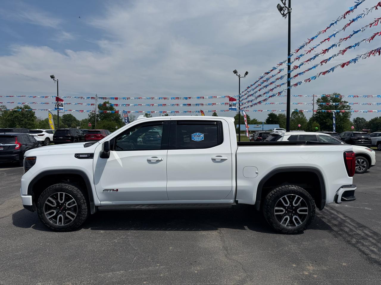 GMC Sierra 1500 4WD Crew Cab 147" AT4 2023