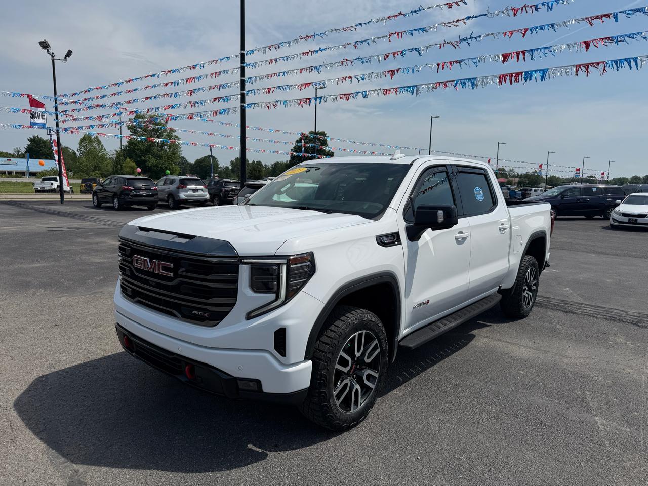 GMC Sierra 1500 4WD Crew Cab 147" AT4 2023